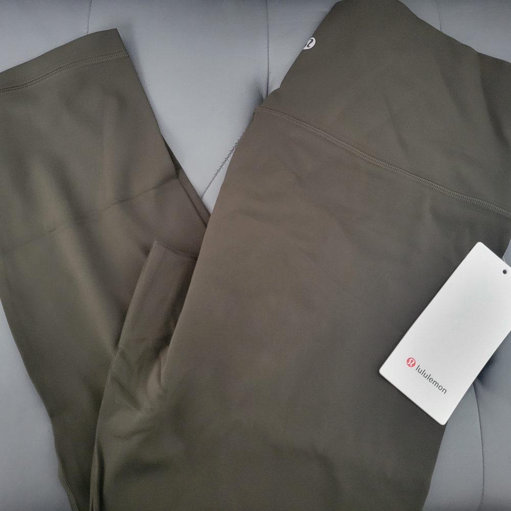 Lululemon Ladies Align HR Pant 25" in Olive NWT Size 16